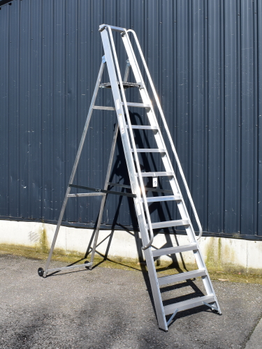 Warehouse Platform Step Ladders